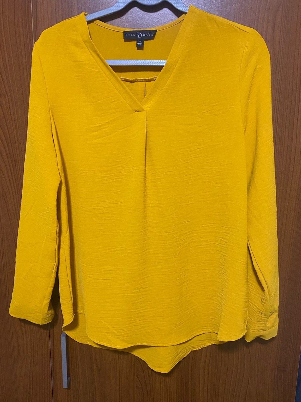 Fred David Mustard Yellow V-Neck Long Sleeve office outing date blouse Sz Small
